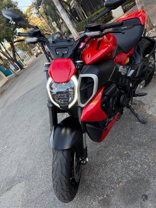 DUCATI DIAVEL V4 DUCATI DIAVEL V4